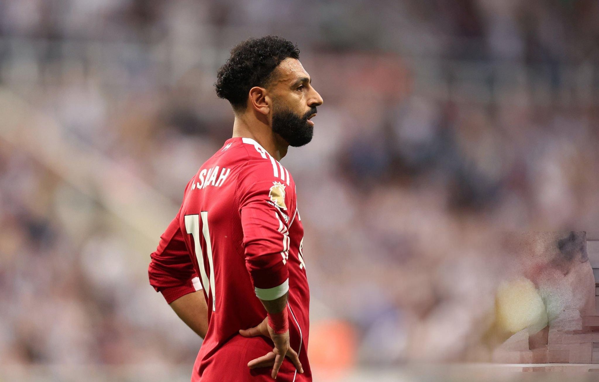 سلوت يفاجئ صلاح برسالة هامة غير متوقعة